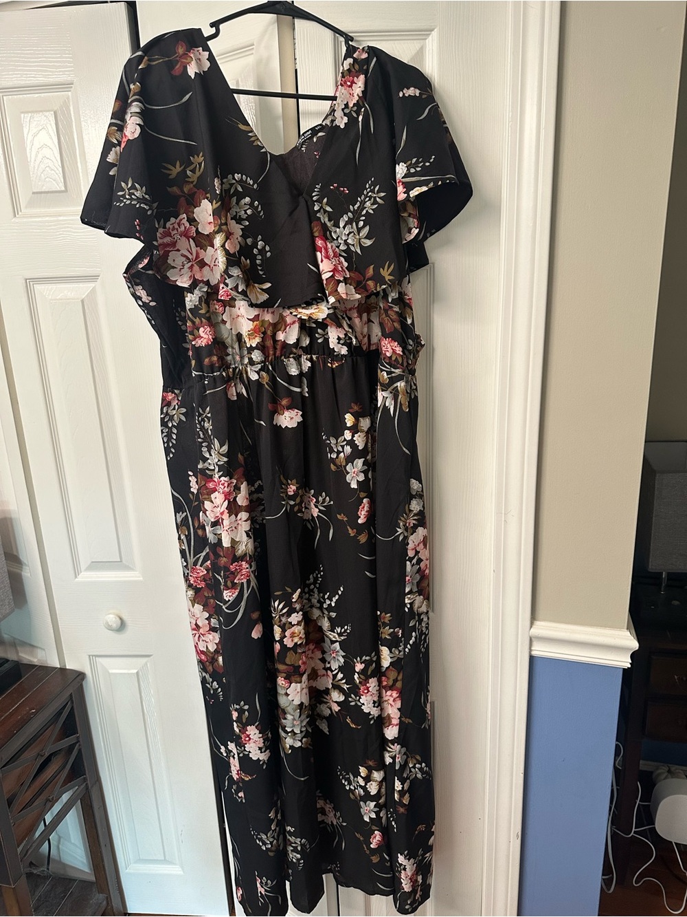 SHEIN Black Floral Maxi Dress with Ruffle V-Neckline